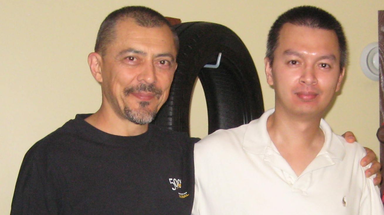 Le professeur Cristian Baltatu et son &eacute;l&egrave;ve l'instructeur Nguyễn Tr&iacute; Đăng